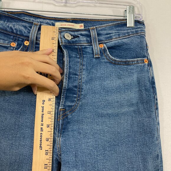 Levi's size 28 Wedgie Straight Leg Blue Medium Wash Button Fly Ankle Jeans - Picture 7 of 12
